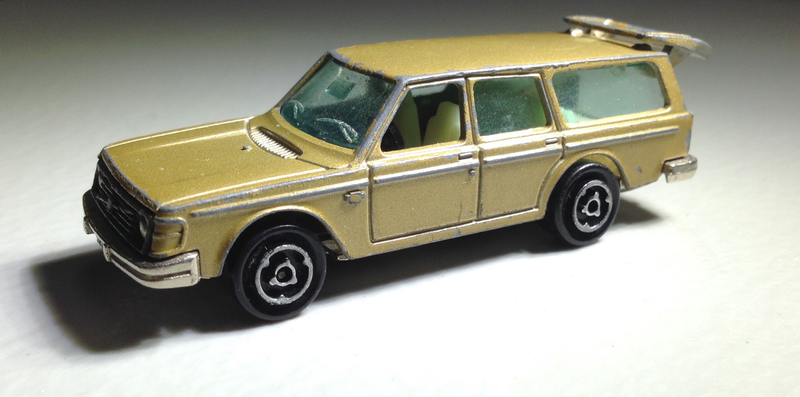 Illustration for article titled Wagon Wednesday: Majorette Volvo 245 DL Estate (Brown Wagon!!)